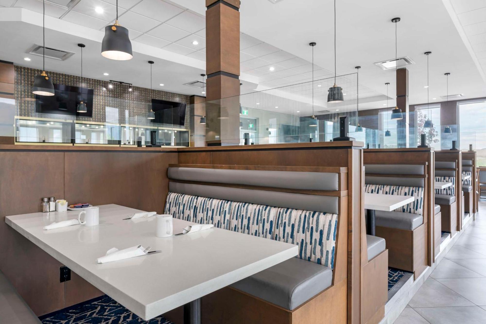 Best Western Premier Route 97 فيرنون المظهر الخارجي الصورة