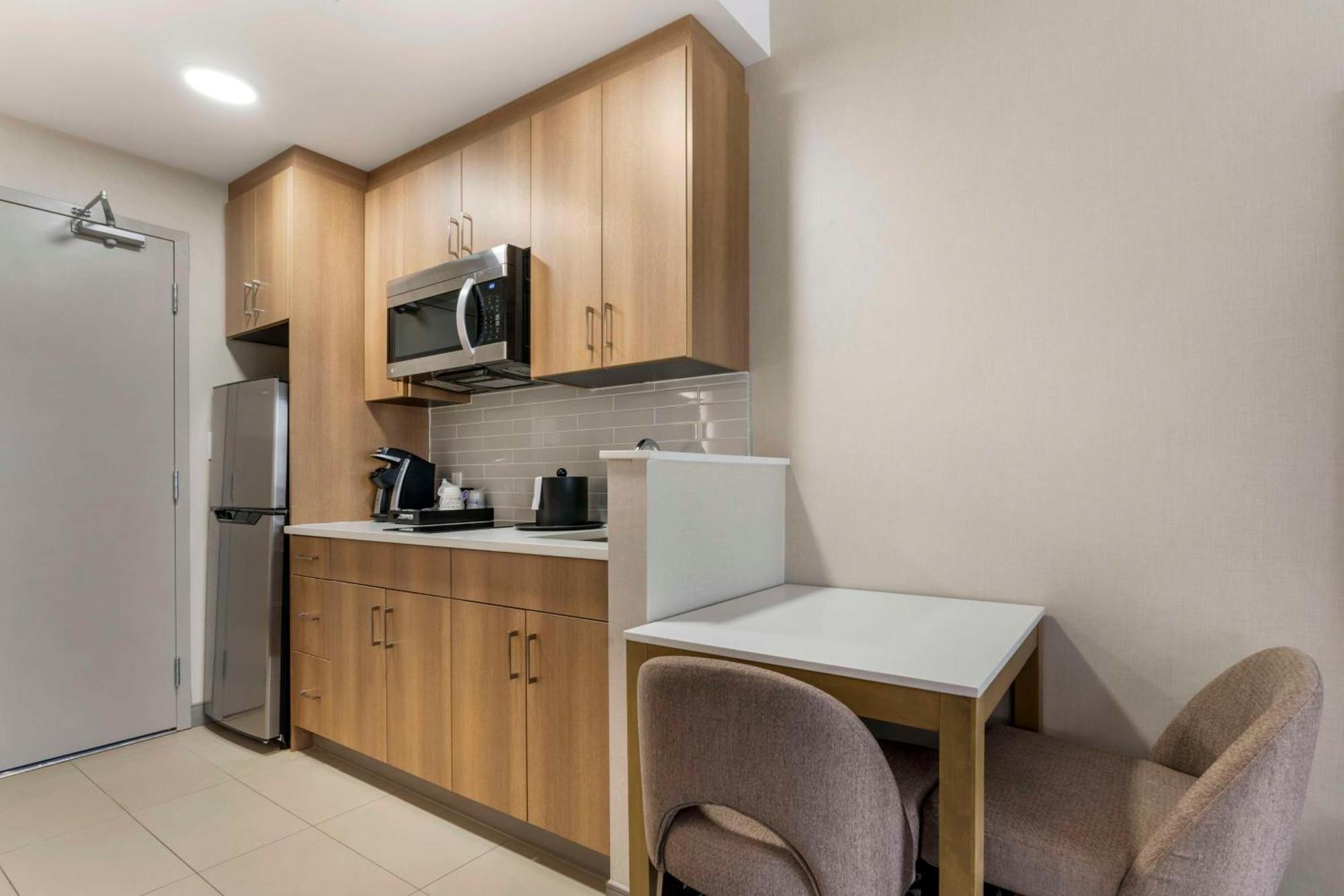 Best Western Premier Route 97 فيرنون المظهر الخارجي الصورة