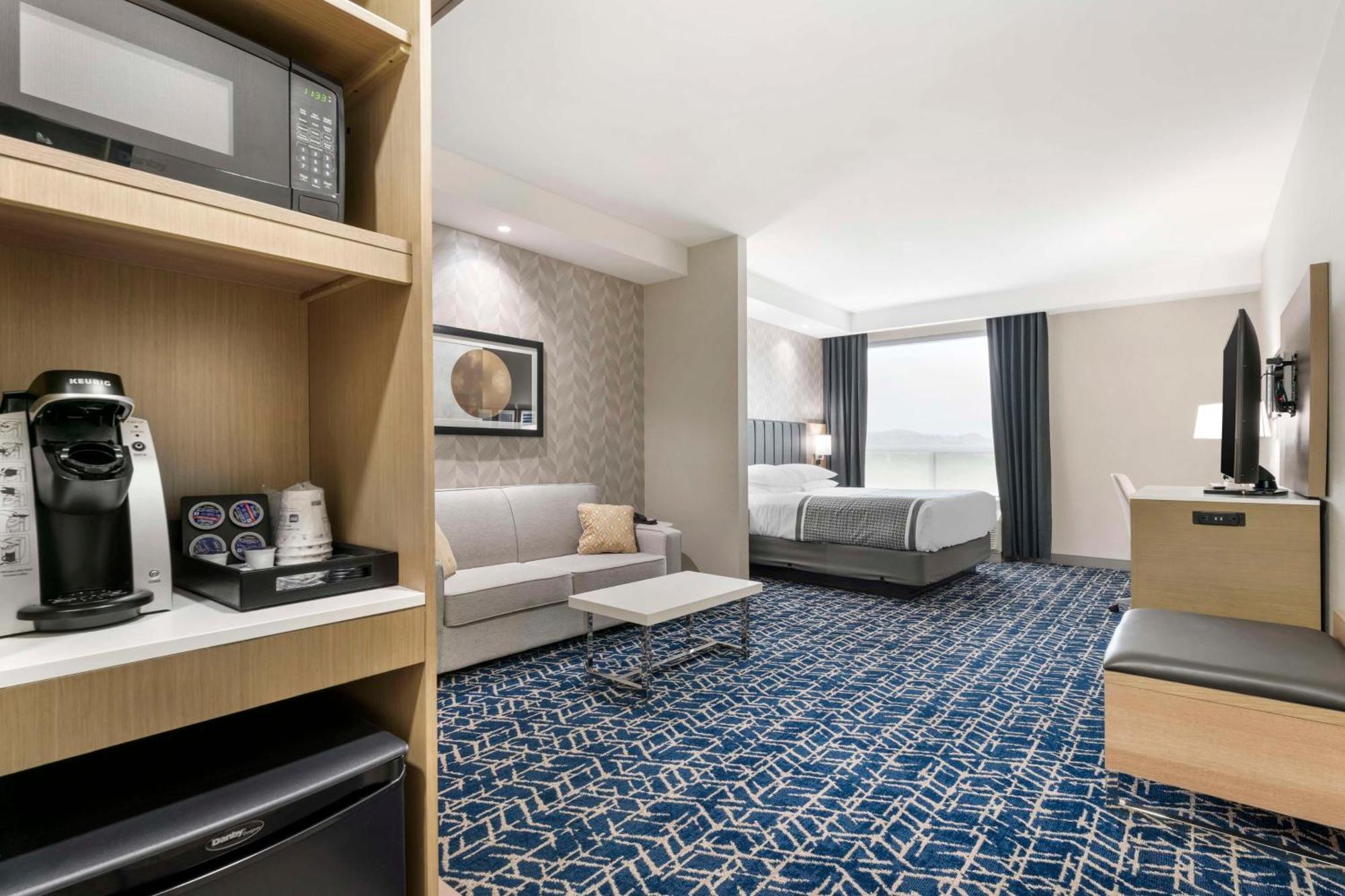 Best Western Premier Route 97 فيرنون المظهر الخارجي الصورة
