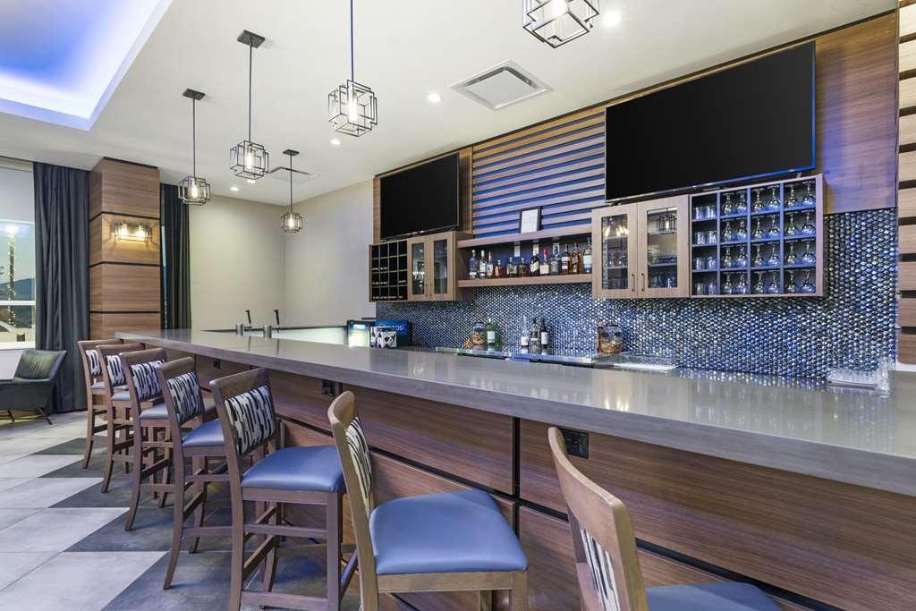 Best Western Premier Route 97 فيرنون المطعم الصورة