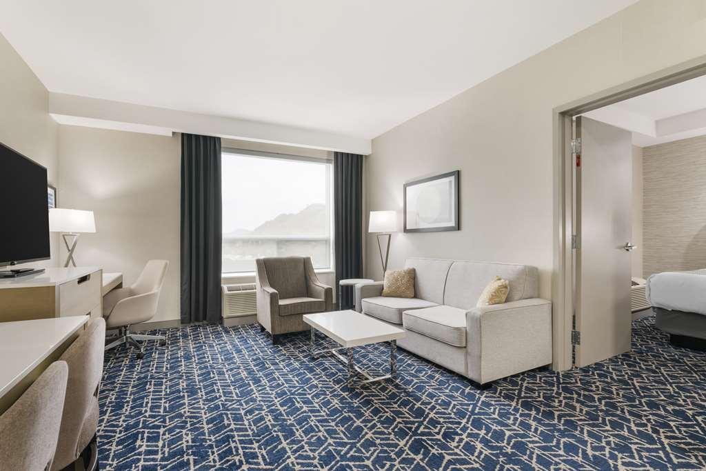 Best Western Premier Route 97 فيرنون الغرفة الصورة